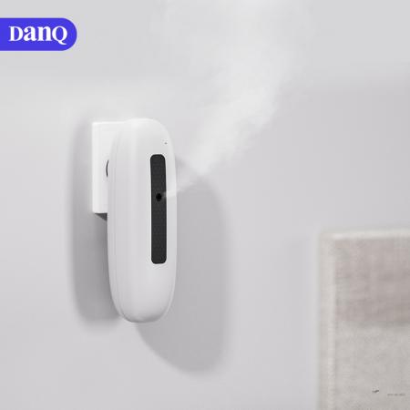 Plug in aroma diffuser